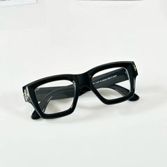 T0m F0rd 184 Black-Clear Sunglass (Shining) with glossy black frame and clear lenses. Premium design with UV400 protection for a classy everyday look.