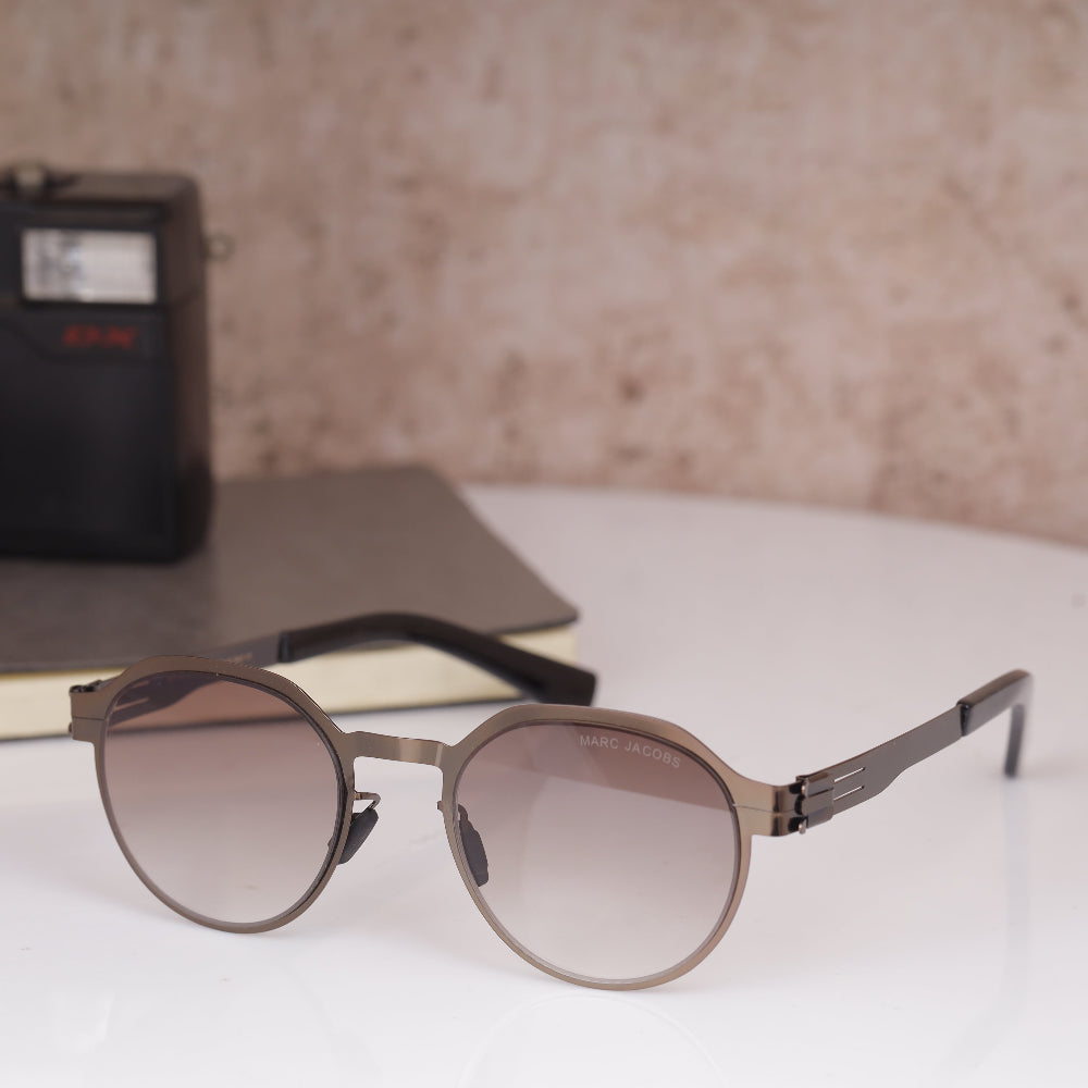 Marc Jacobs UM5801 Brown-Brown Sunglass with acetate frame and brown lenses