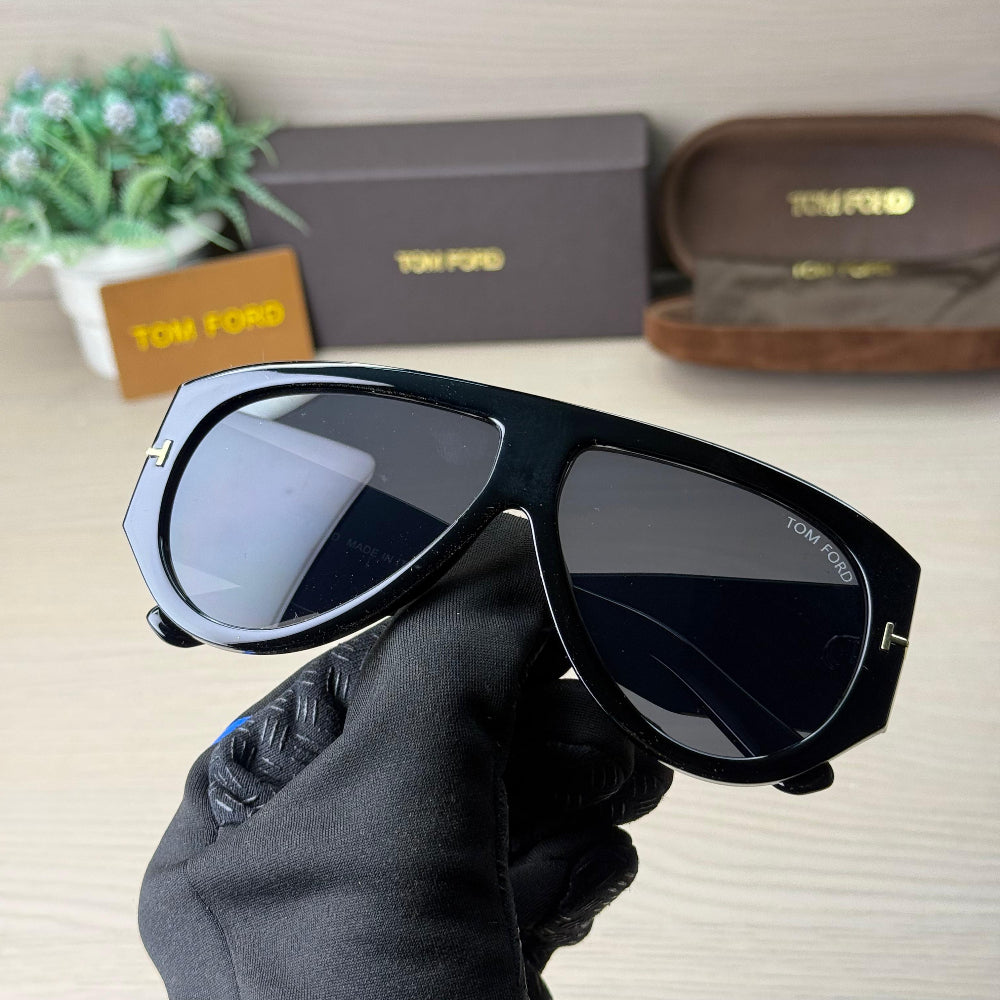 Stealth Oversized Black-Black Sunglass